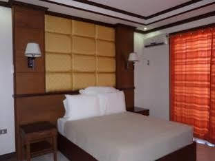 ليغاسبي La Roca Veranda Suites & Restaurant المظهر الخارجي الصورة