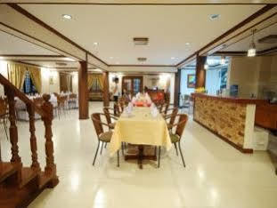 ليغاسبي La Roca Veranda Suites & Restaurant المظهر الخارجي الصورة